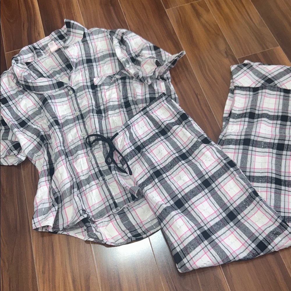 Large Victoria’s Secret pajama set